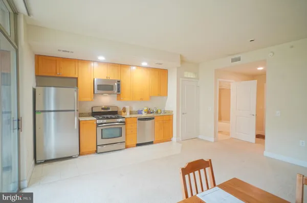 $1,795 | 3650 South Glebe Road, Unit 349, Arlington, VA 22202