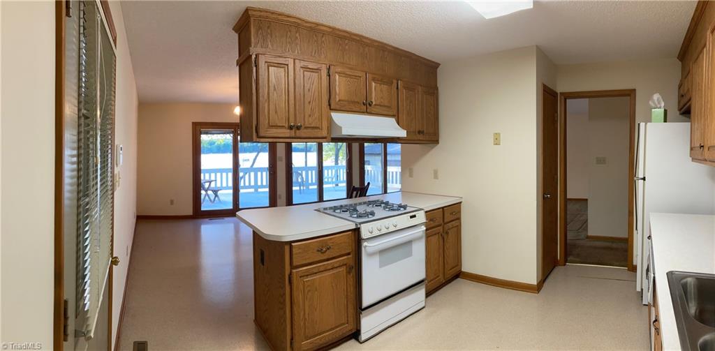 2400 Riverview Road Lexington, NC 27292 - Photo 11 of 25 Gallery Image 11