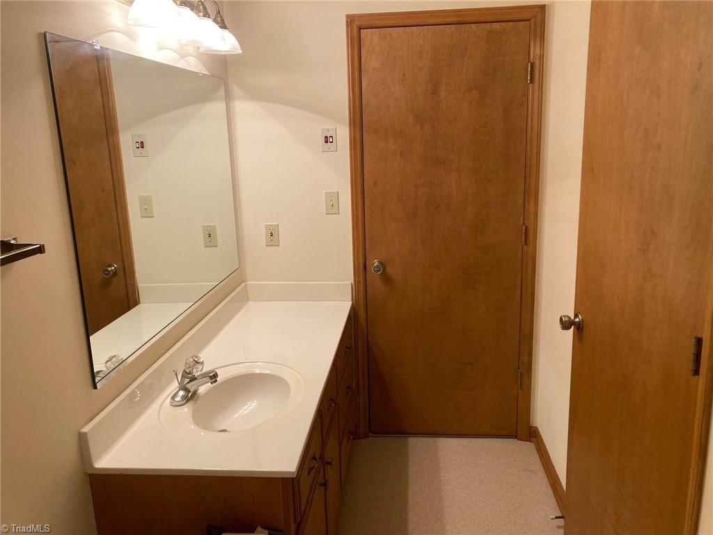 2400 Riverview Road Lexington, NC 27292 - Photo 18 of 25 Gallery Image 18