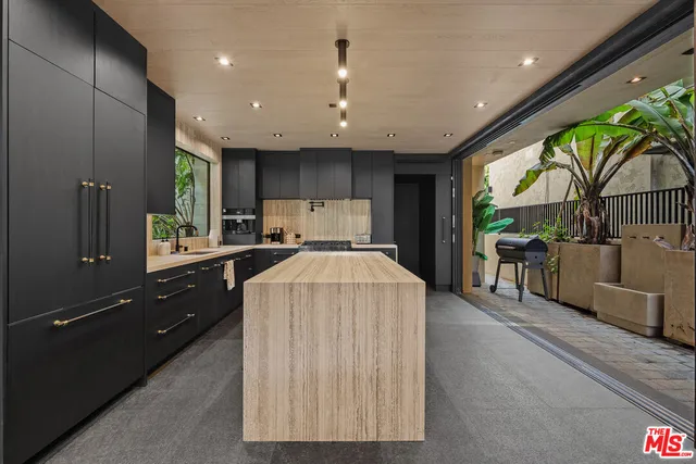 $6,295,000 | 442 Sherman Canal, Venice, CA 90291