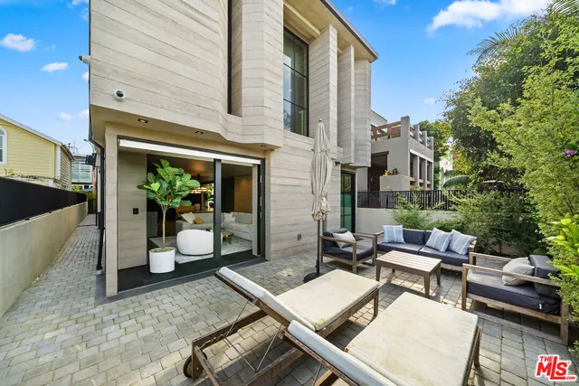 $6,295,000 | 442 Sherman Canal, Venice, CA 90291