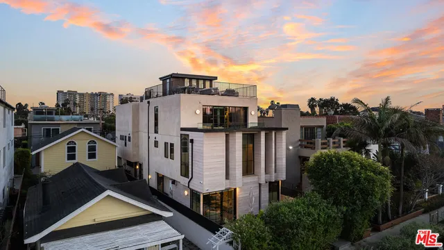 $6,295,000 | 442 Sherman Canal, Venice, CA 90291