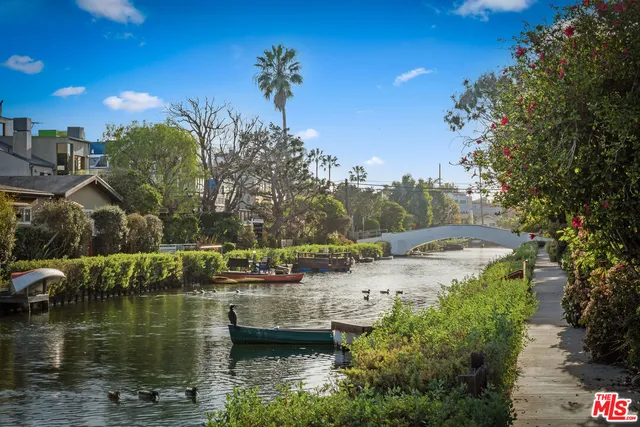 $6,295,000 | 442 Sherman Canal, Venice, CA 90291