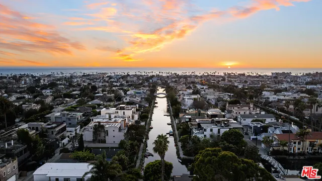 $6,295,000 | 442 Sherman Canal, Venice, CA 90291
