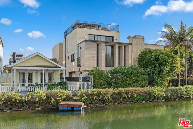 $6,295,000 | 442 Sherman Canal, Venice, CA 90291
