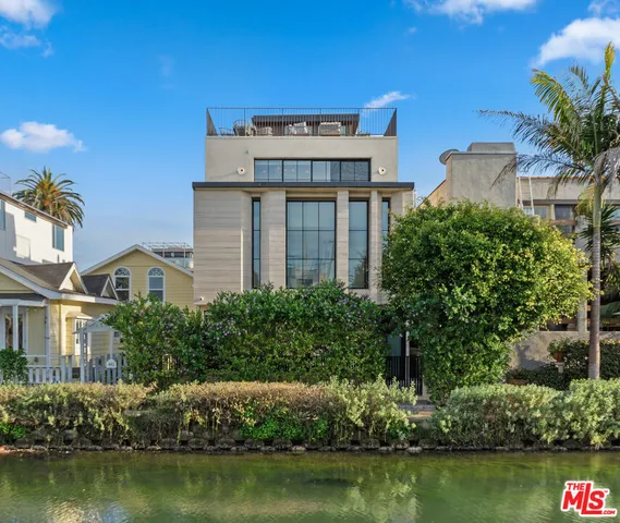 $6,295,000 | 442 Sherman Canal, Venice, CA 90291