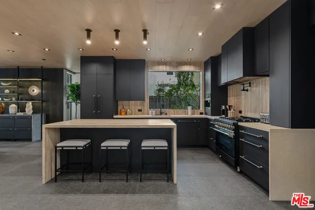 $6,295,000 | 442 Sherman Canal, Venice, CA 90291