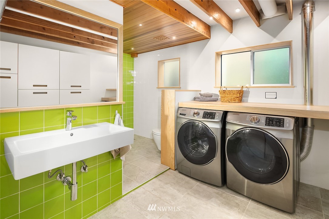 8720 Fauntlee Crest Southwest Seattle, WA 98136 - Photo 21 of 26 Gallery Image 21
