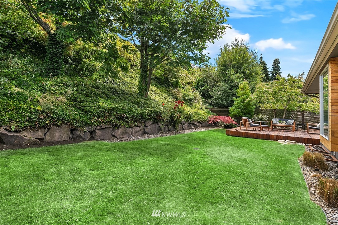 8720 Fauntlee Crest Southwest Seattle, WA 98136 - Photo 24 of 26 Gallery Image 24