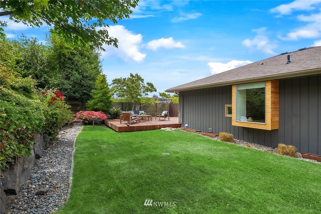 8720 Fauntlee Crest Southwest Seattle, WA 98136 - Photo 25 of 26 Gallery Image 25