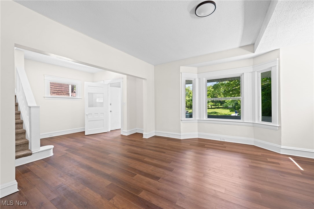 1886 Haldane Road Cleveland, OH 44112 - Photo 7 of 28
