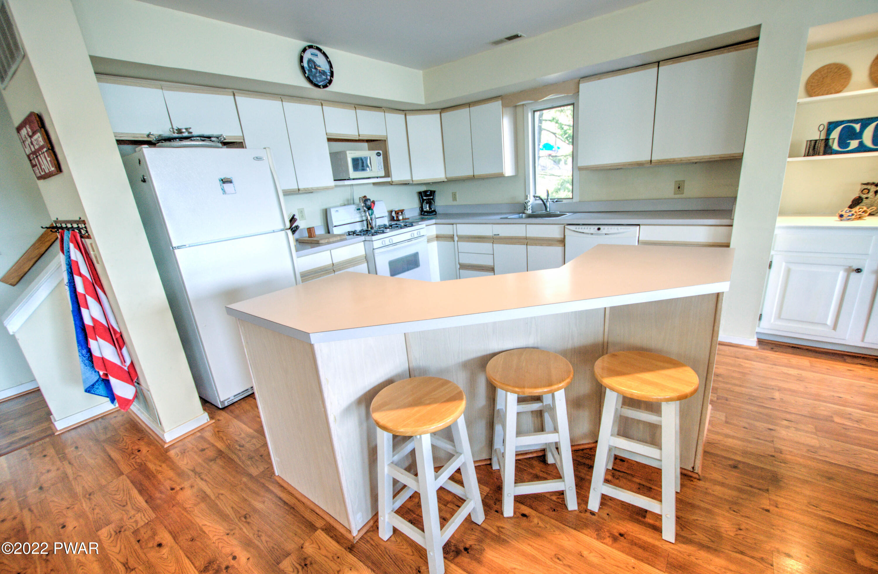 120 Shore Road Tafton, PA 18464 - Photo 12 of 33 5b kitchen