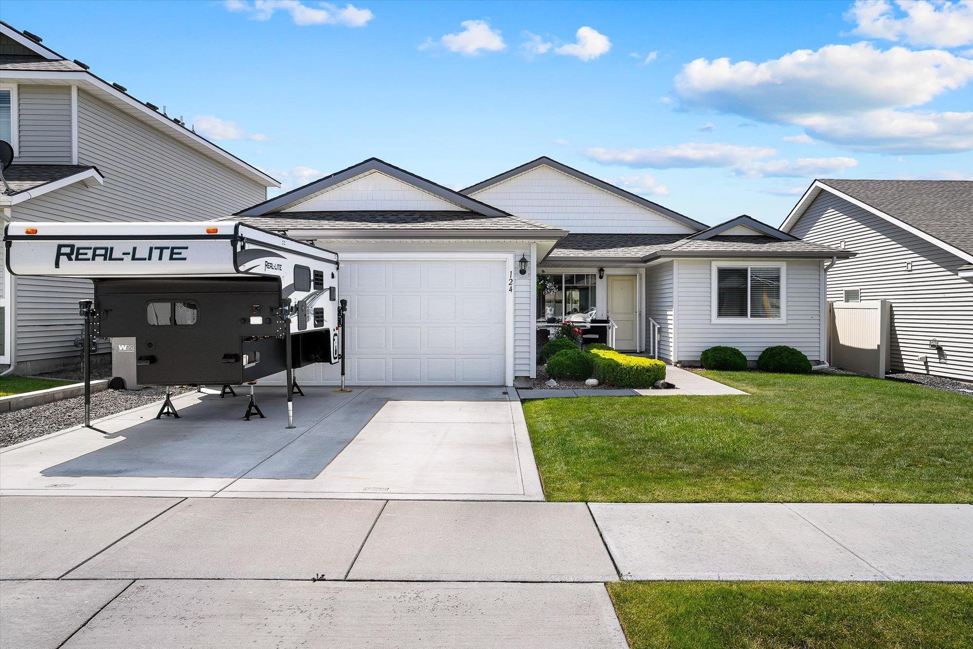 124 South Lone Tree Road Spokane Valley, WA 99016 - Photo 1 of 32 Gallery Image 1