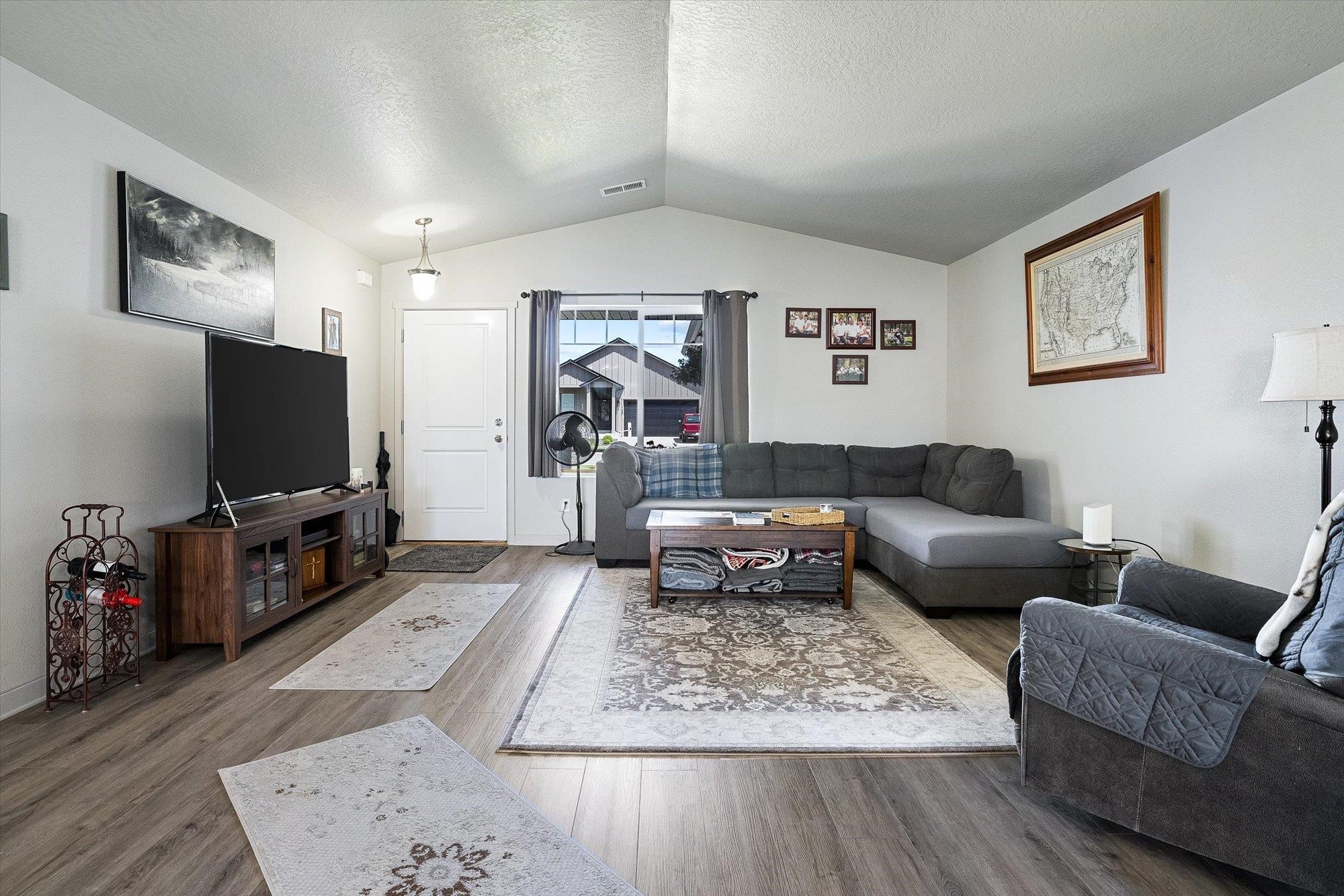 124 South Lone Tree Road Spokane Valley, WA 99016 - Photo 2 of 32 Gallery Image 2