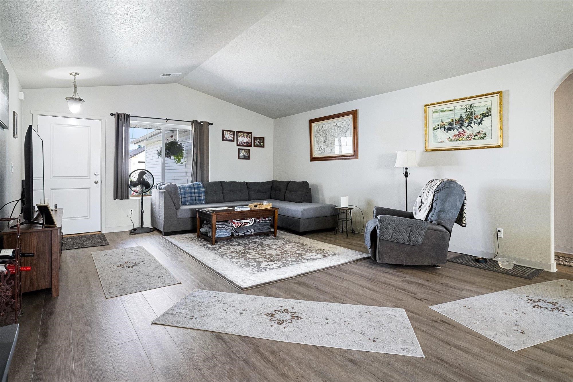 124 South Lone Tree Road Spokane Valley, WA 99016 - Photo 3 of 32 Gallery Image 3