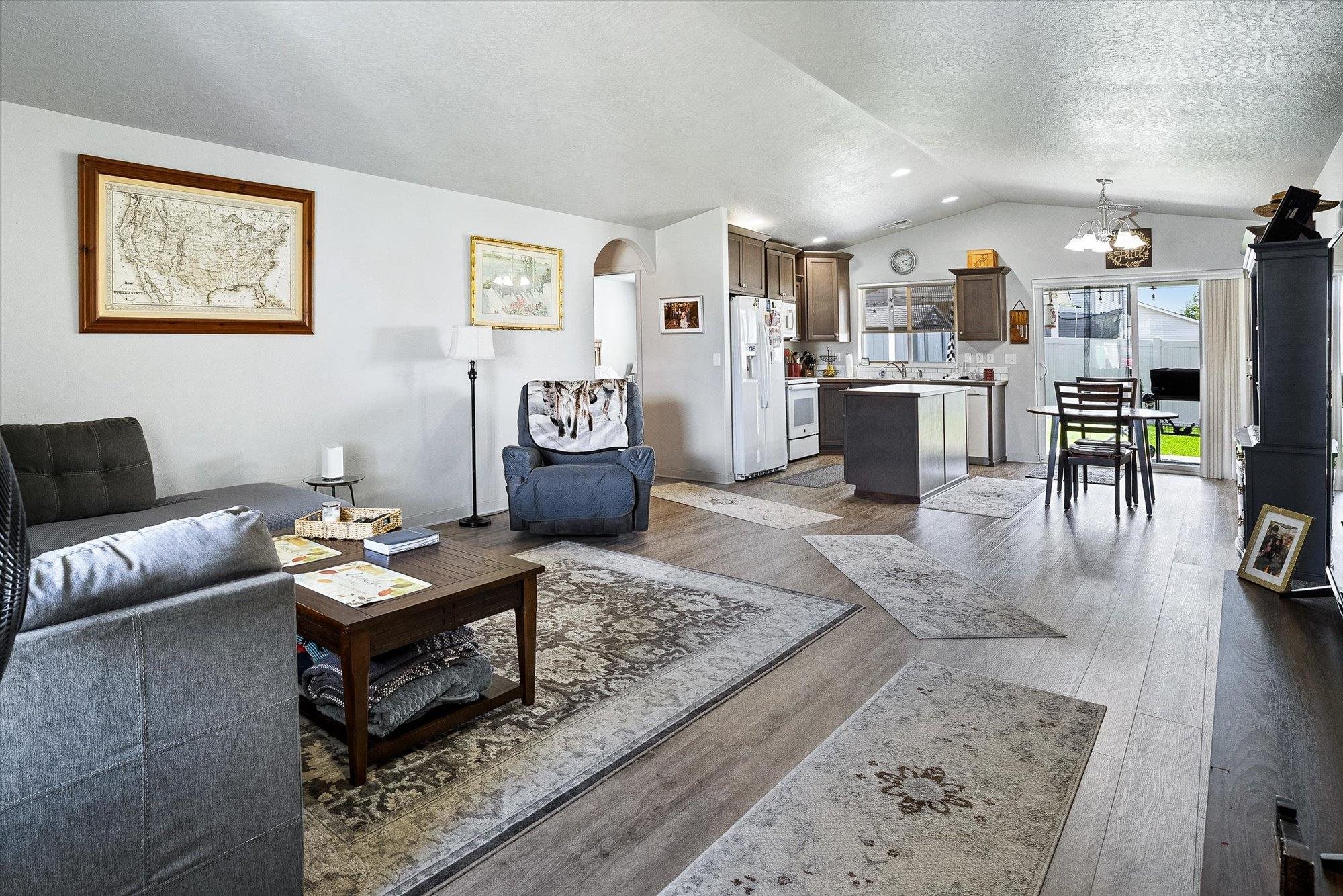 124 South Lone Tree Road Spokane Valley, WA 99016 - Photo 4 of 32 Gallery Image 4