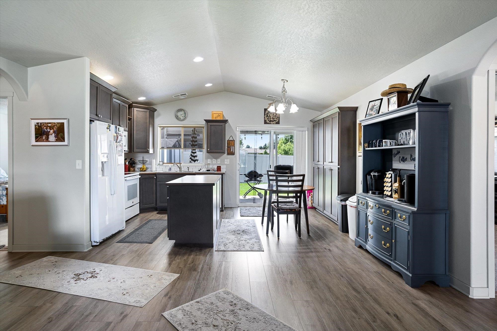 124 South Lone Tree Road Spokane Valley, WA 99016 - Photo 5 of 32 Gallery Image 5