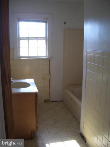 987 Truslow Road Fredericksburg, VA 22406 - Photo 4 of 8 Bath #1