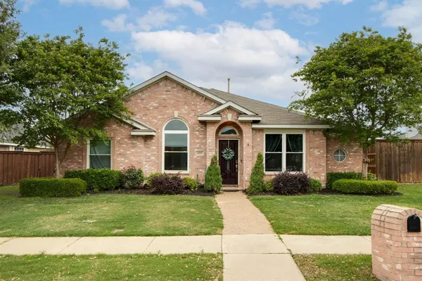 $385,000 | 1217 Shady Elm Lane, Lewisville, TX 75067