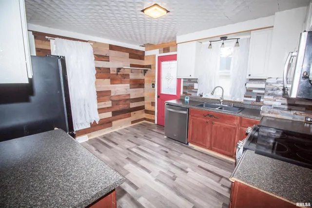 $92,000 | 201 North 1st Street, Alpha, IL 61413