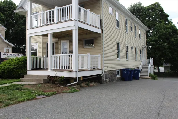 $2,800 | 415 Commercial Street, Unit 1, Braintree, MA 02184