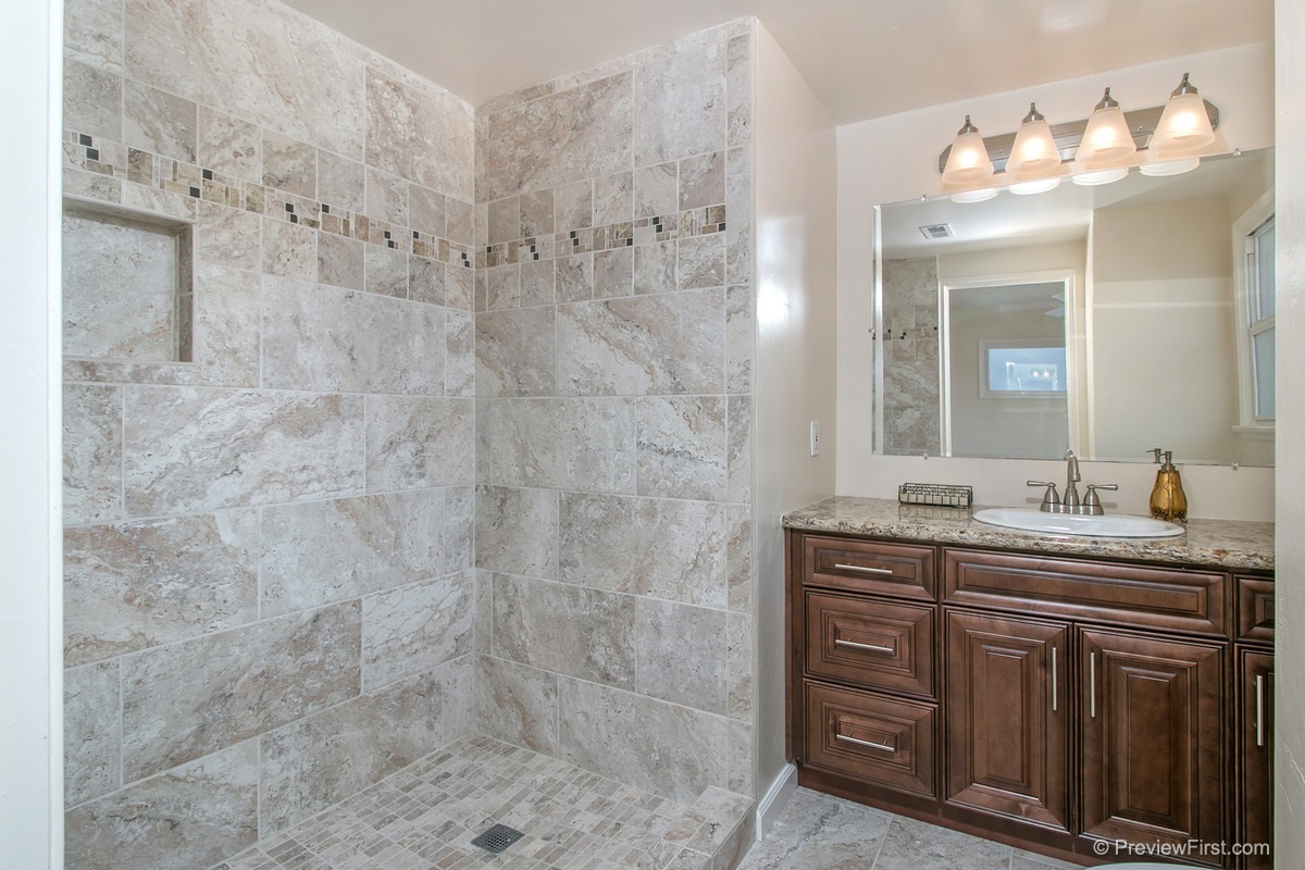 14216 Halper Road Poway, CA 92064 - Photo 15 of 25