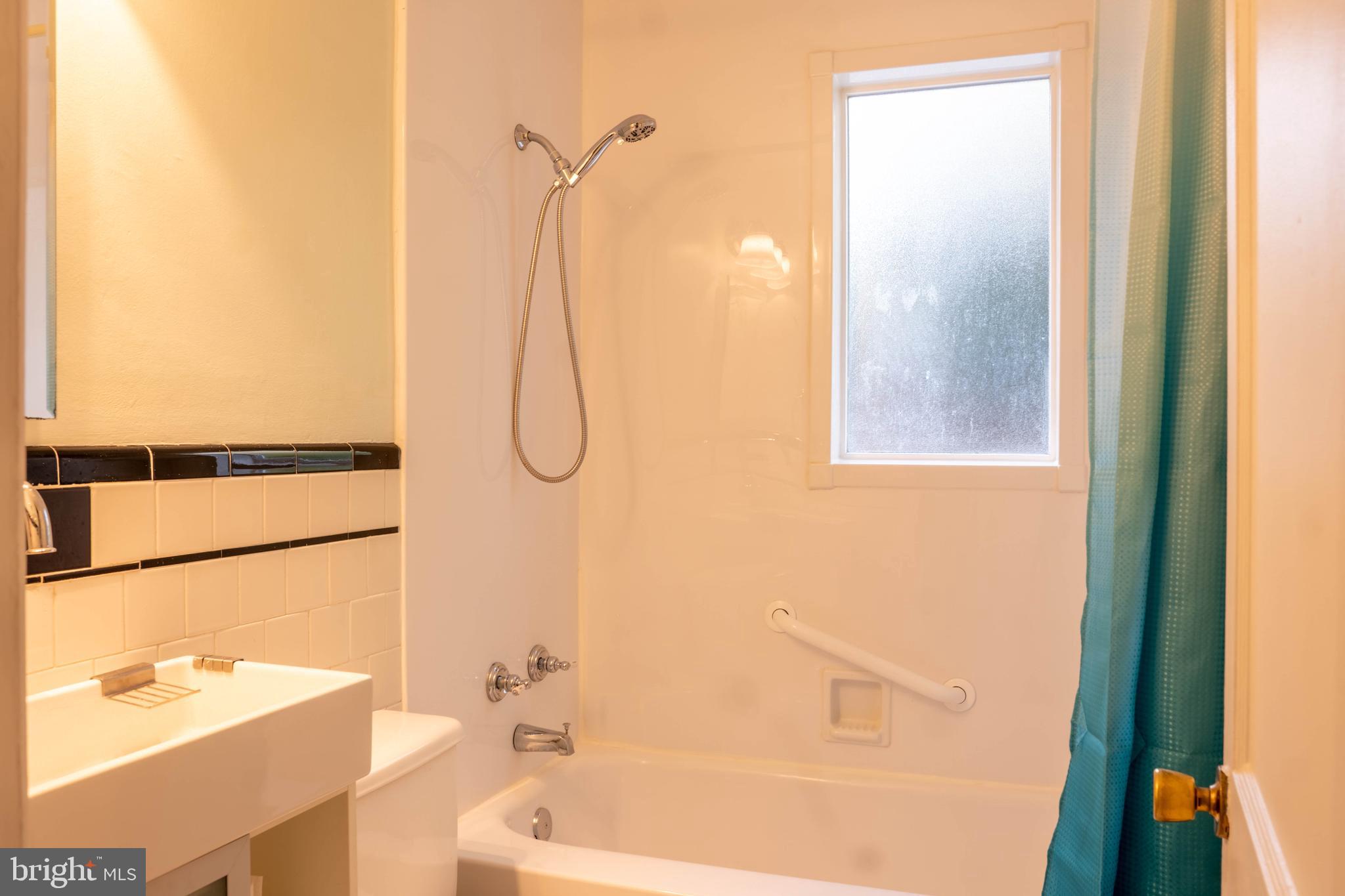 1012 St Albans Road Baltimore, MD 21239 - Photo 11 of 27