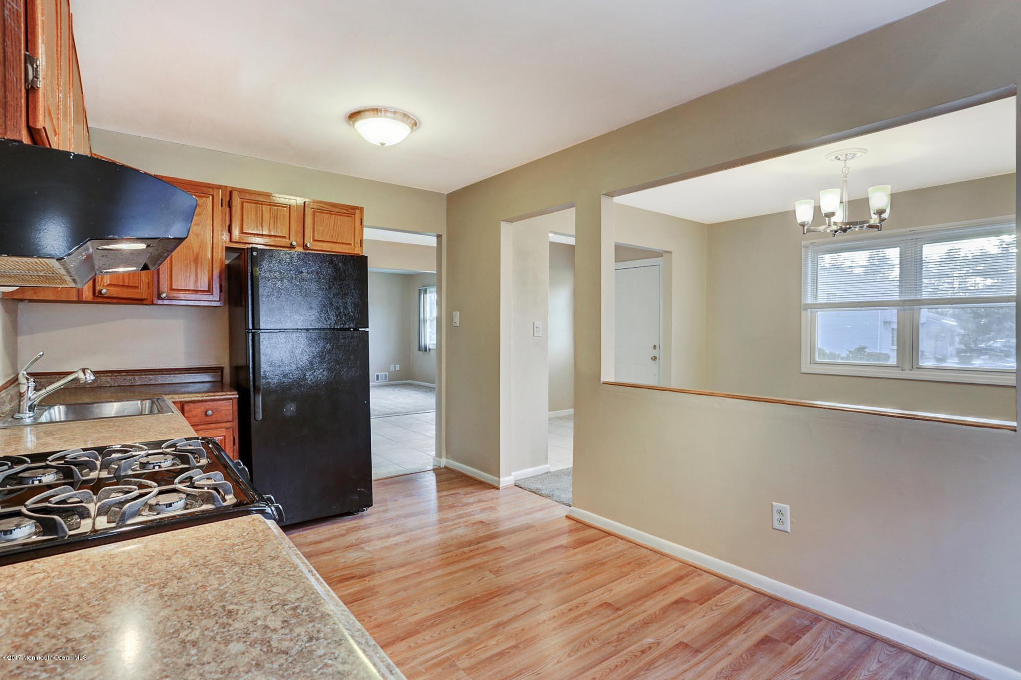 536 Line Road Hazlet, NJ 07730 - Photo 11 of 23 Kitchen/Dining 2