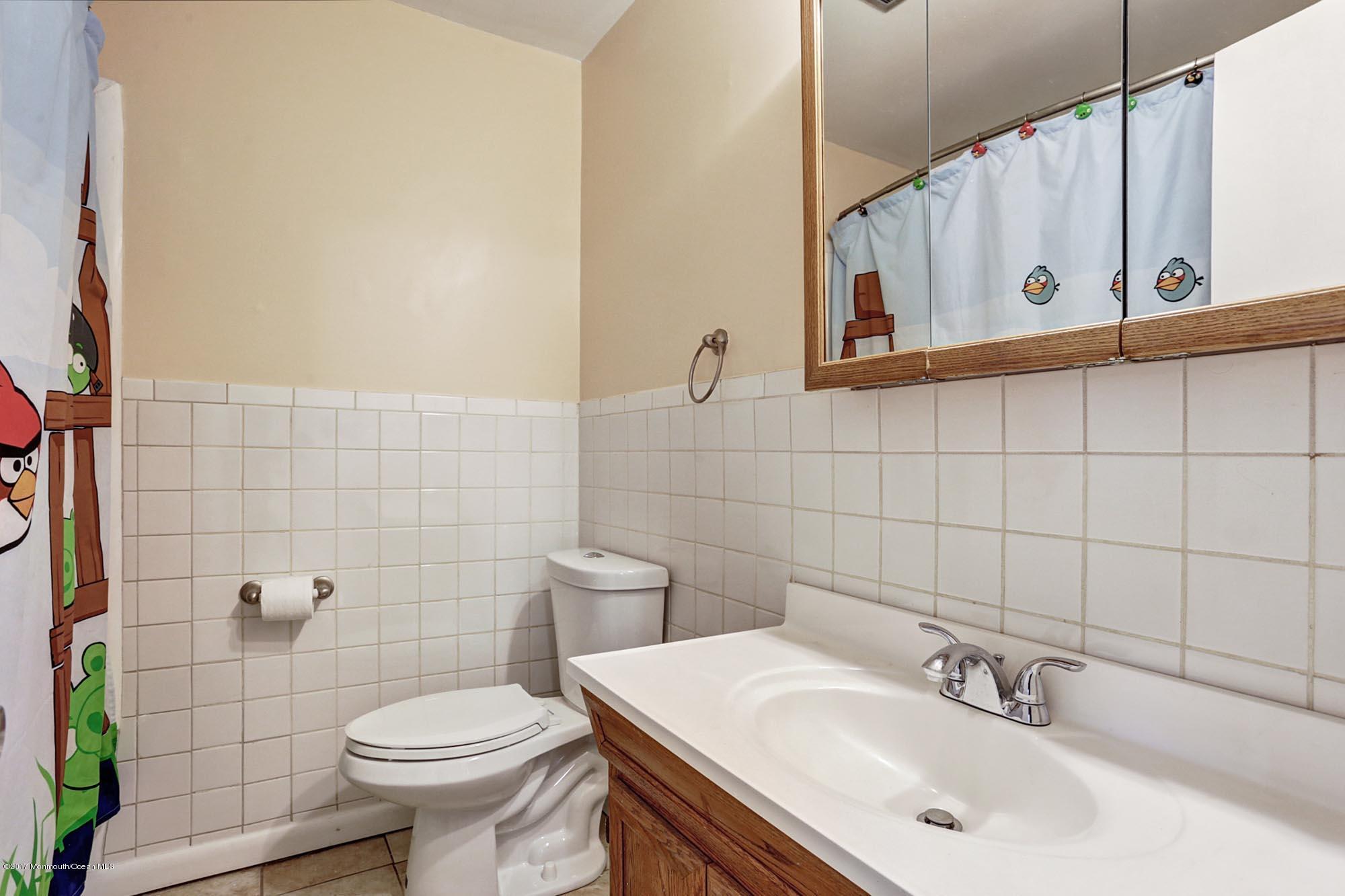 536 Line Road Hazlet, NJ 07730 - Photo 19 of 23 Full Bath