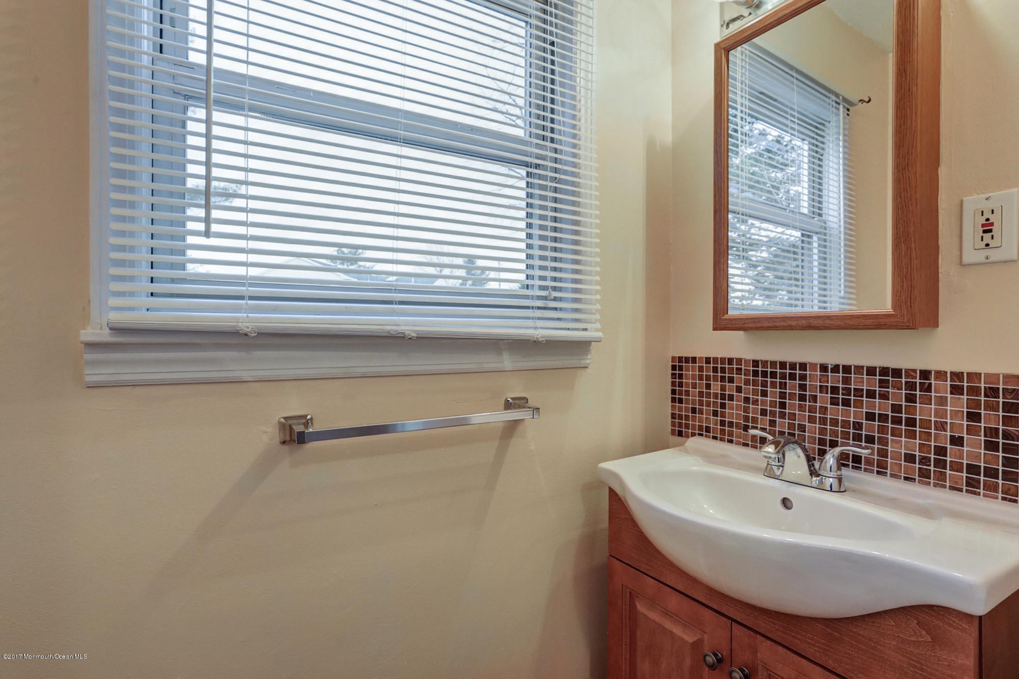 536 Line Road Hazlet, NJ 07730 - Photo 20 of 23 Powder Room