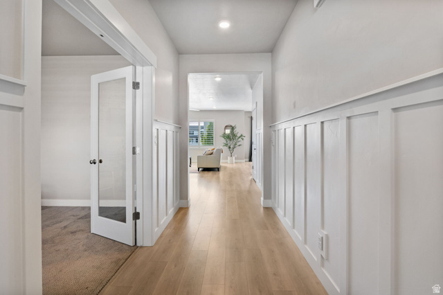 572 South Chamberlain Street Mapleton, UT 84664 - Photo 31 of 56 Corridor featuring light wood-style floors and recessed lighting