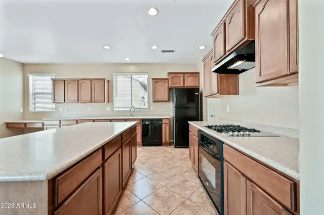 $2,300 | 1165 East Gail Drive, Chandler, AZ 85225