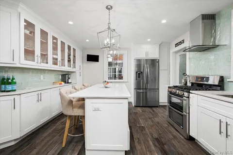 $1,995,000 | 19 Nassau Road, Larchmont, NY 10538