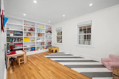 $1,995,000 | 19 Nassau Road, Larchmont, NY 10538