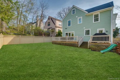 $1,995,000 | 19 Nassau Road, Larchmont, NY 10538