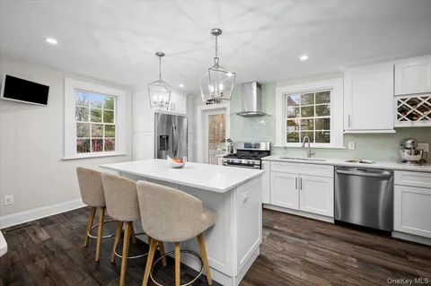 $1,995,000 | 19 Nassau Road, Larchmont, NY 10538