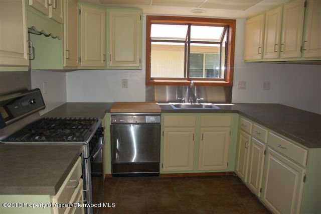 59 Crystal Road Carbondale, CO 81623 - Photo 6 of 13 Kitchen