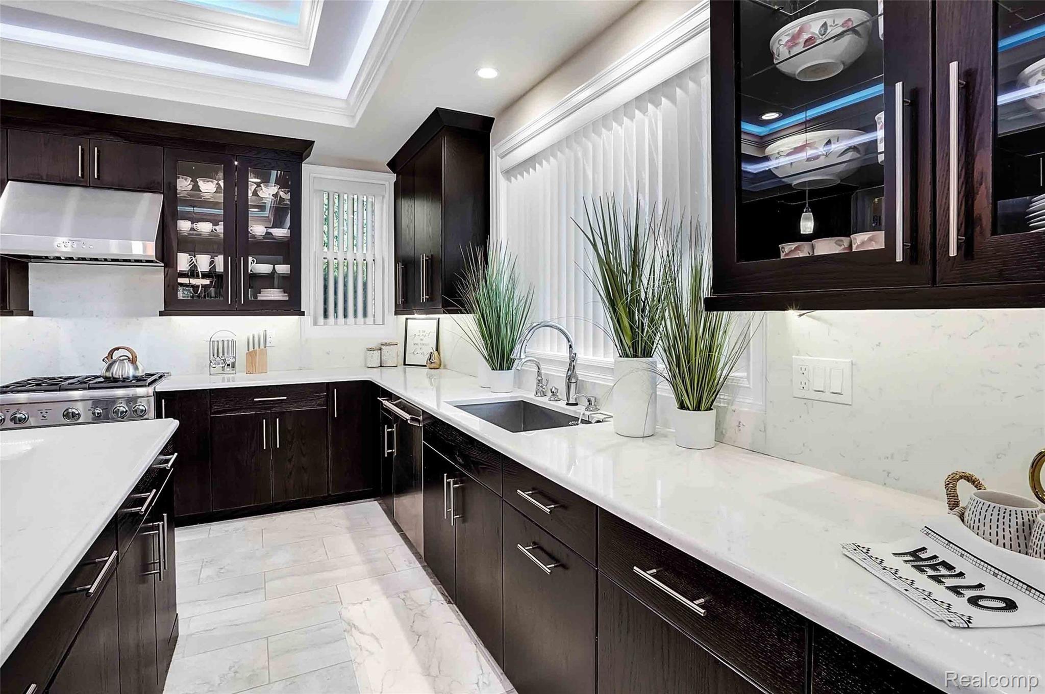 36025 West 14 Mile Road Farmington, MI 48331 - Photo 15 of 38 Custom Cabinetry.jpg