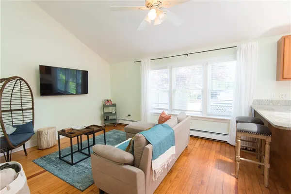 $5,000 | 393 Aquidneck Avenue, Middletown, RI 02842