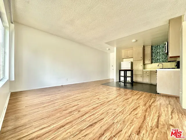 $2,350 | 127 Loma Vista Street, Unit 8, El Segundo, CA 90245