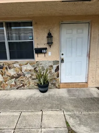 $2,500 | 31 Southwest 8th Court, Unit 12, Hallandale Beach, FL 33009