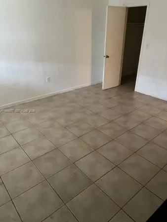 $2,500 | 31 Southwest 8th Court, Unit 12, Hallandale Beach, FL 33009