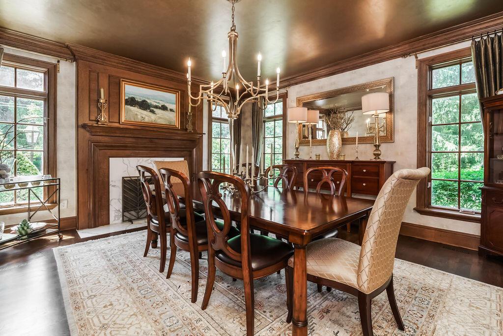 2462 Lane Road Columbus, OH 43220 - Photo 10 of 80 Dining Room