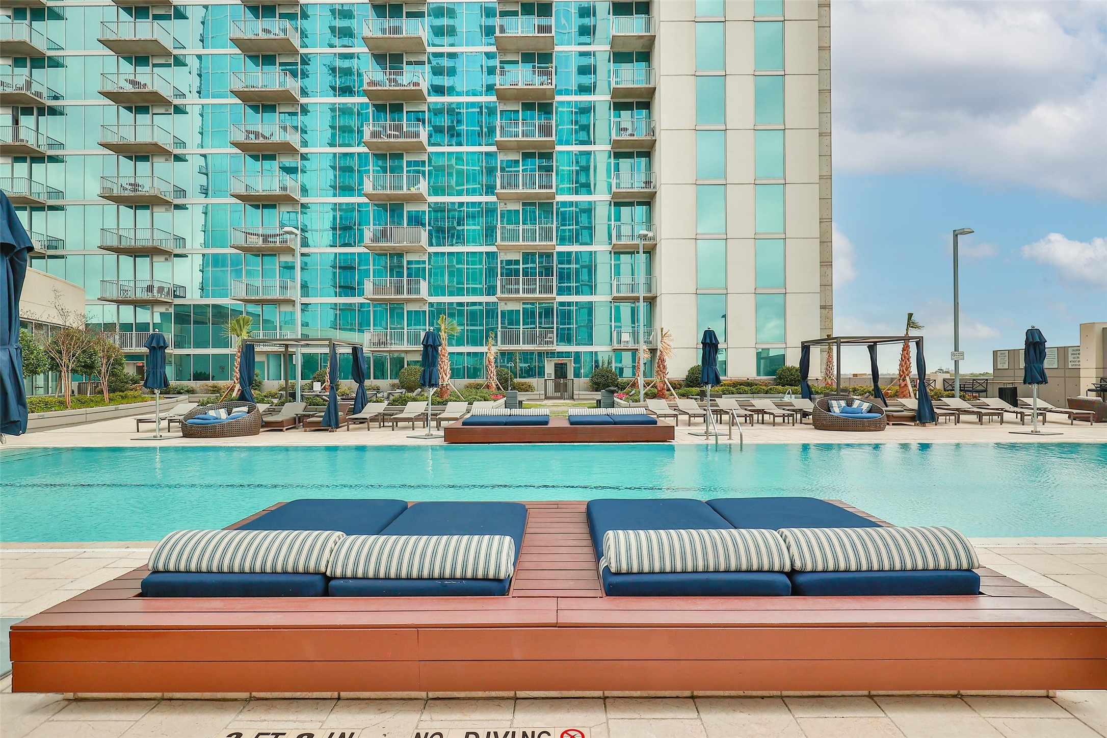 5925 Almeda Road, Unit 11501 Houston, TX 77004 - Photo 28 of 30 a view of swimming pool with outdoor seating