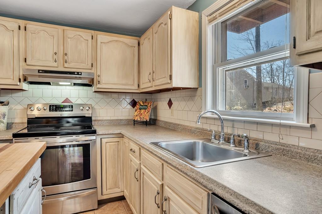 15 Corbin Road Dudley, MA 01571 - Photo 10 of 42