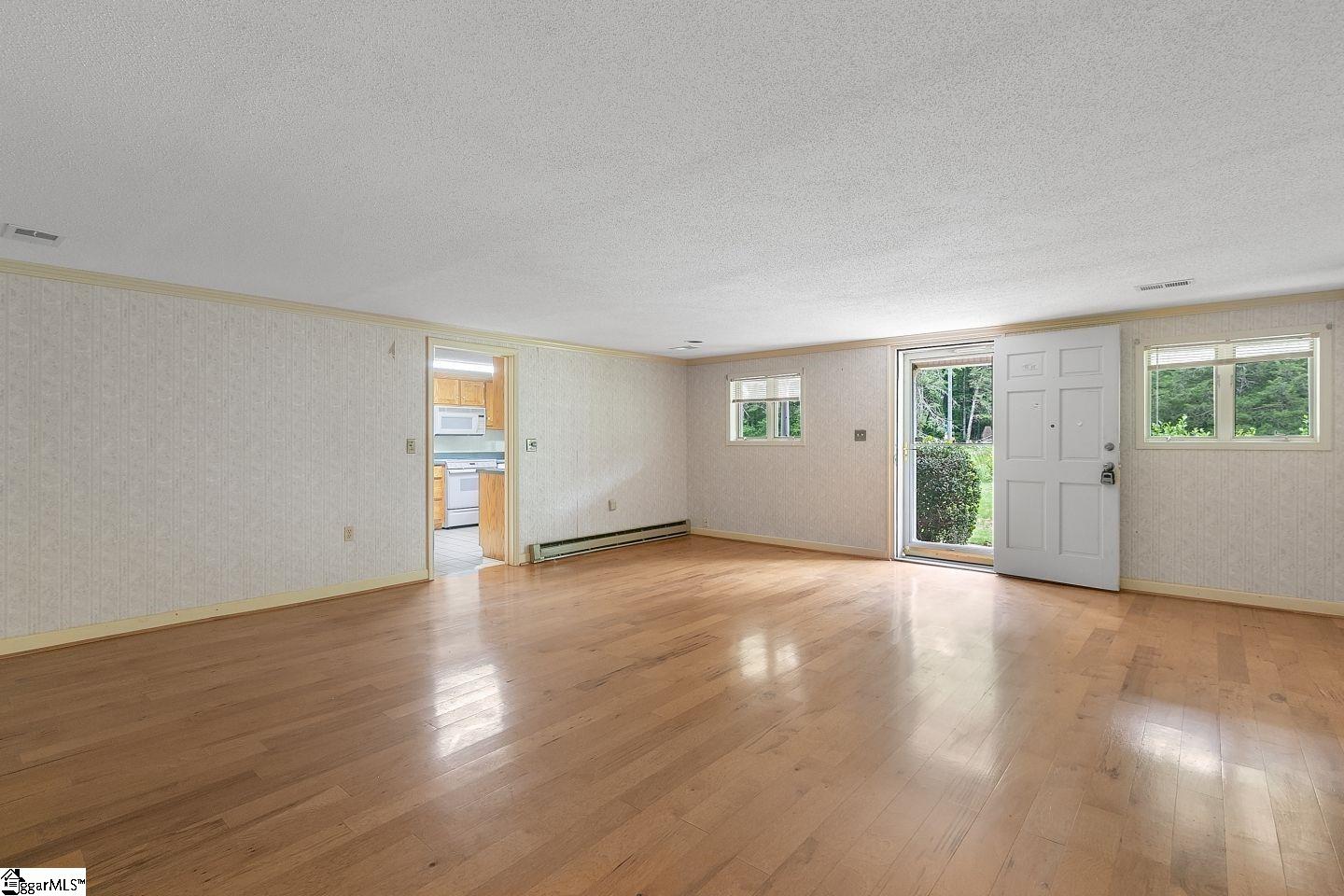 109 Rhodes Lane Marietta, SC 29661 - Photo 12 of 36 Gallery Image 12