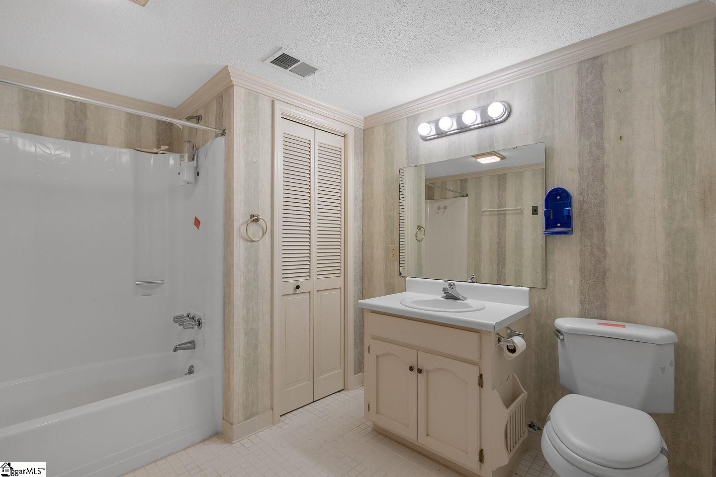 109 Rhodes Lane Marietta, SC 29661 - Photo 21 of 36 Gallery Image 21