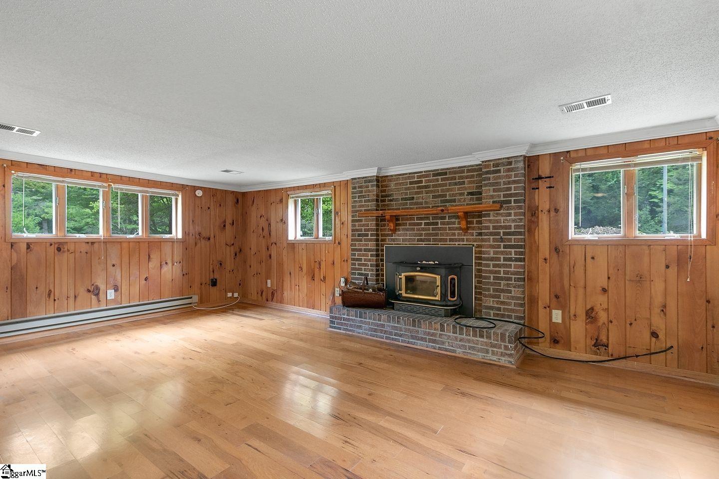 109 Rhodes Lane Marietta, SC 29661 - Photo 26 of 36 Gallery Image 26