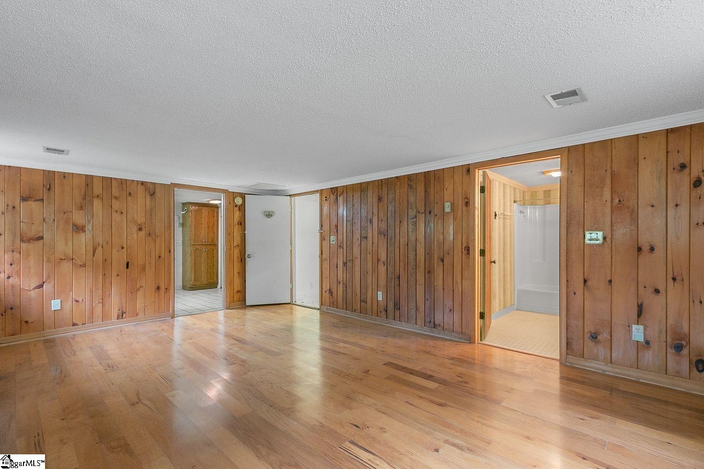 109 Rhodes Lane Marietta, SC 29661 - Photo 28 of 36 Gallery Image 28