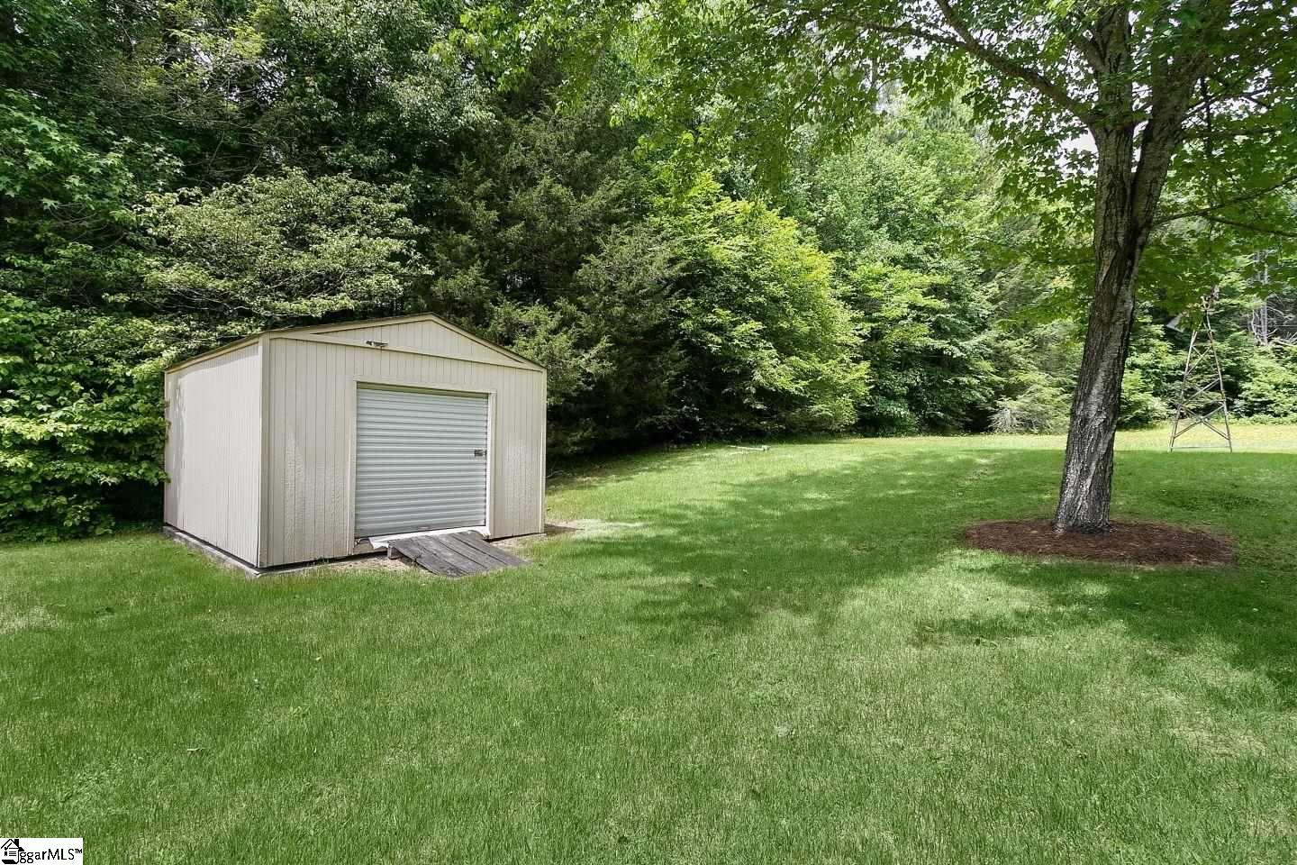 109 Rhodes Lane Marietta, SC 29661 - Photo 35 of 36 Gallery Image 35